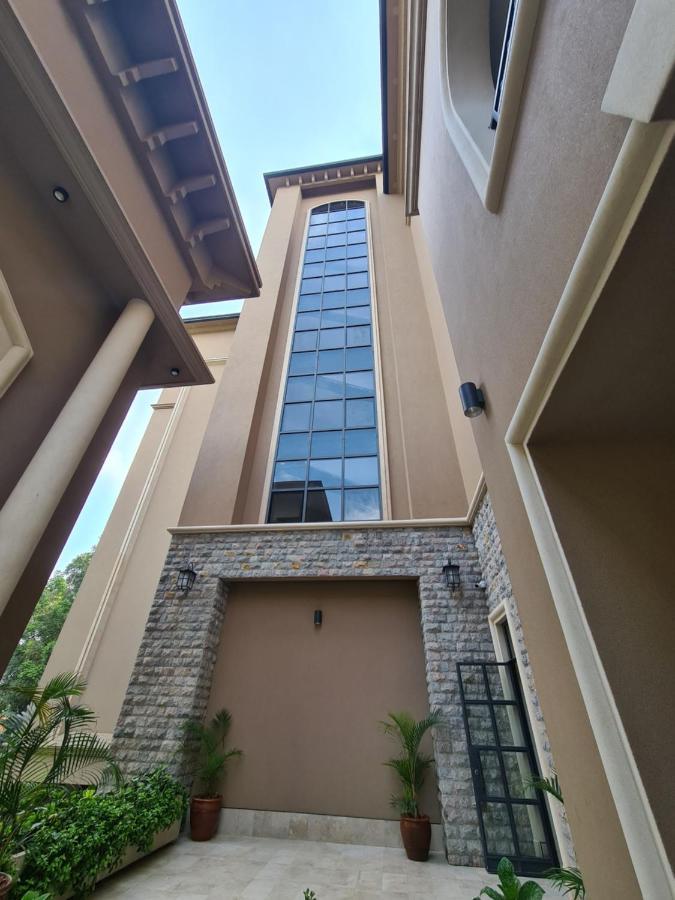 Fontis Residences Hotel Kampala Esterno foto